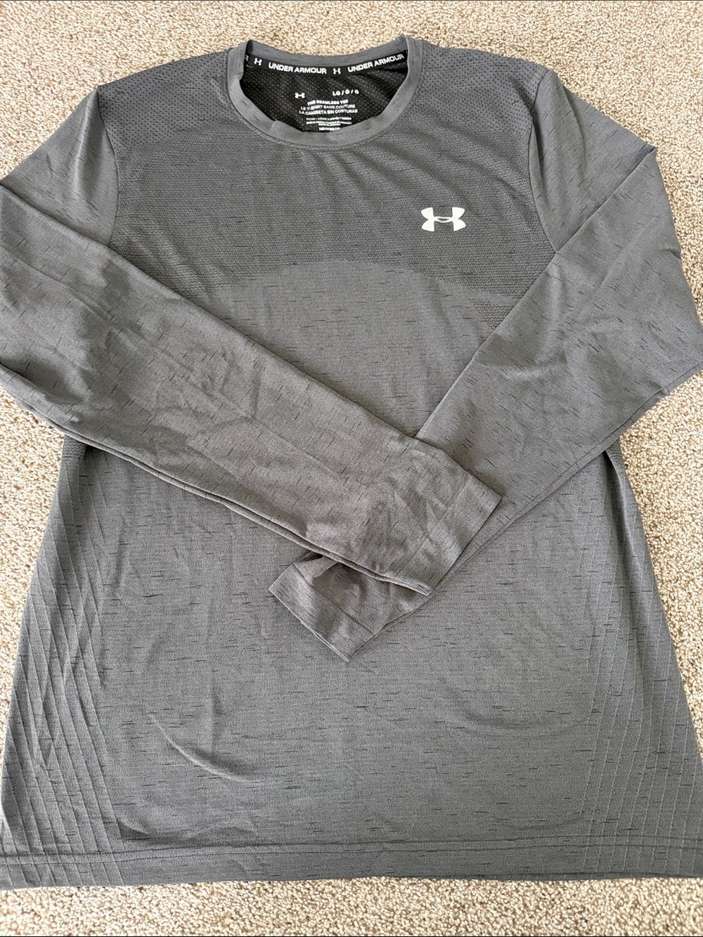 Mens Under Armour Long Sleeved Seamless Tee (Large)